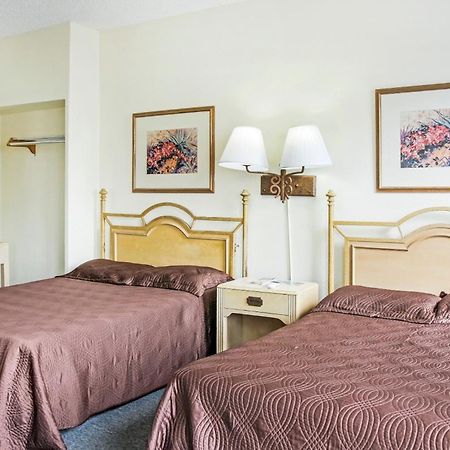 Oyo Historic Cameron Hotel Brownsville I-69E ภายนอก รูปภาพ