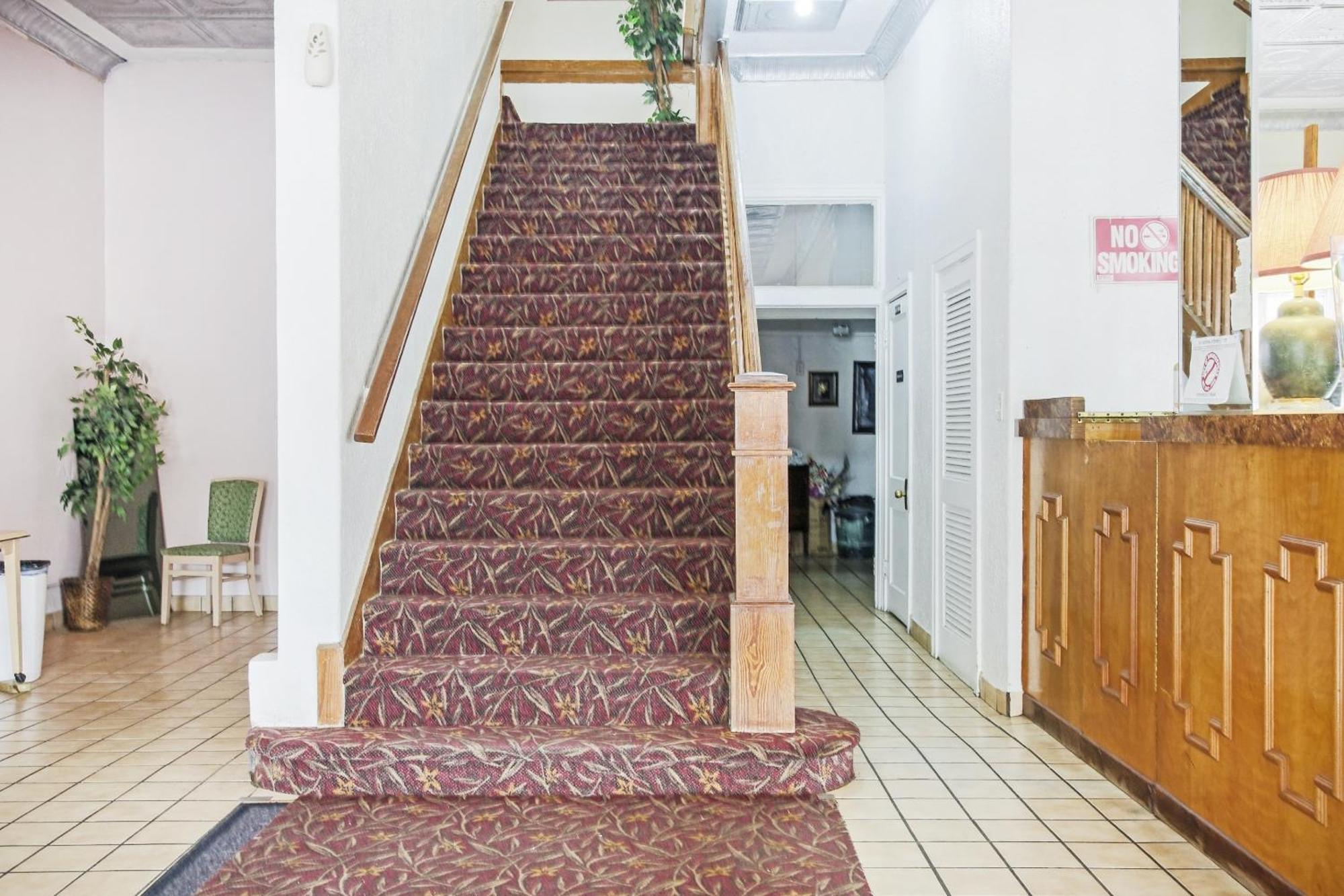 Oyo Historic Cameron Hotel Brownsville I-69E ภายนอก รูปภาพ