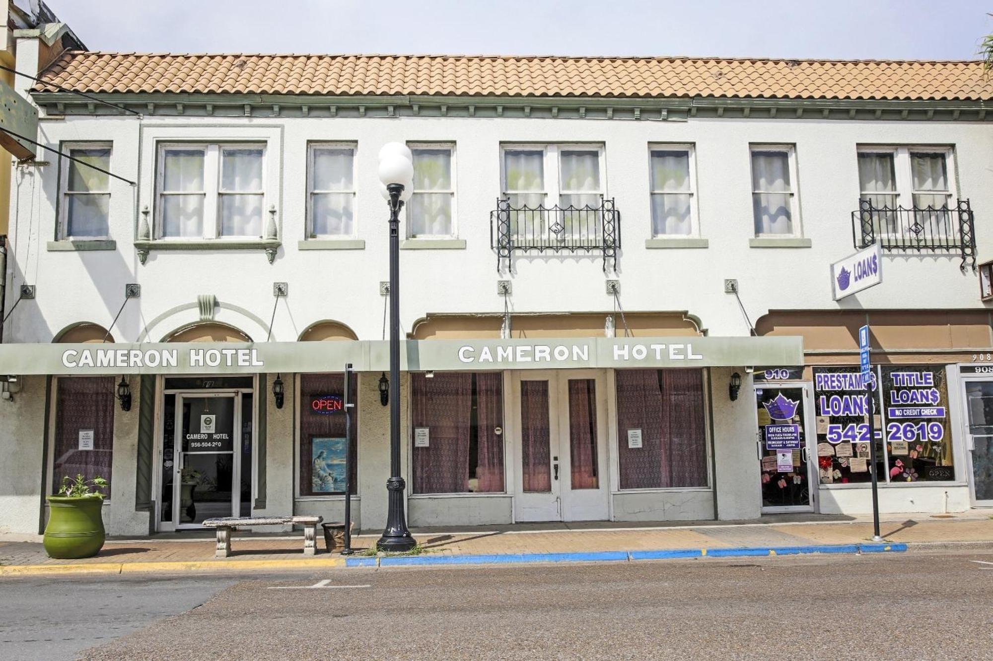 Oyo Historic Cameron Hotel Brownsville I-69E ภายนอก รูปภาพ